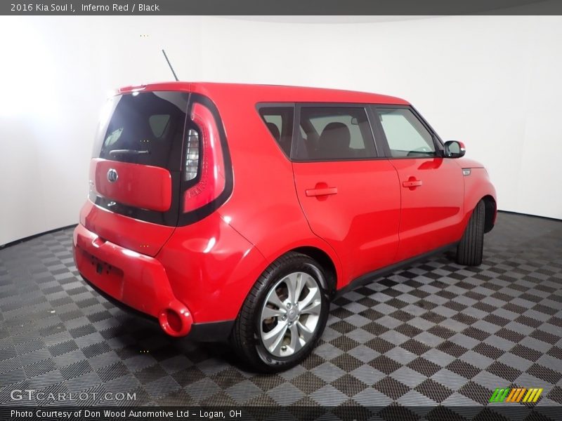 Inferno Red / Black 2016 Kia Soul !