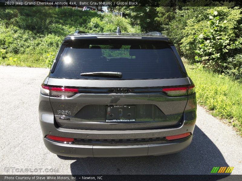 Baltic Gray Metallic / Global Black 2023 Jeep Grand Cherokee Altitude 4x4