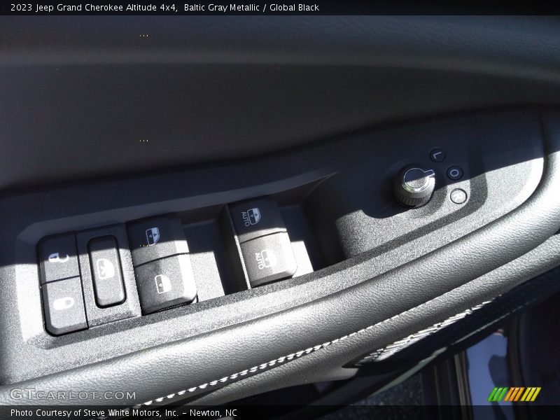 Baltic Gray Metallic / Global Black 2023 Jeep Grand Cherokee Altitude 4x4