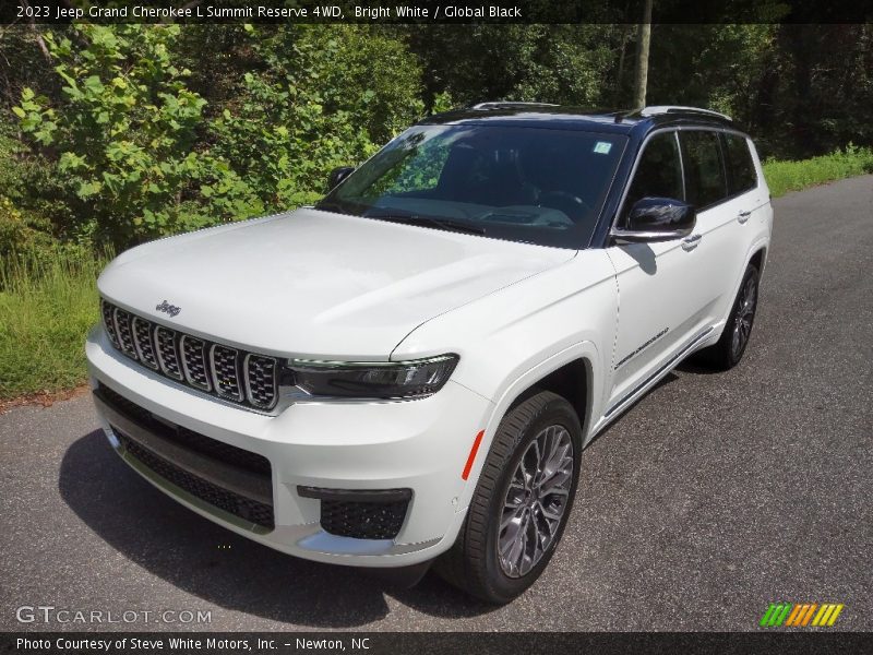 Bright White / Global Black 2023 Jeep Grand Cherokee L Summit Reserve 4WD