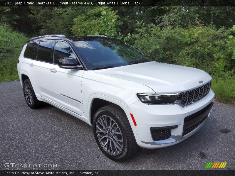 Bright White / Global Black 2023 Jeep Grand Cherokee L Summit Reserve 4WD