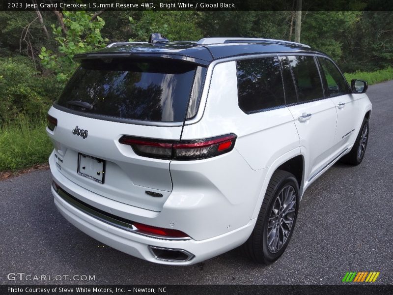 Bright White / Global Black 2023 Jeep Grand Cherokee L Summit Reserve 4WD