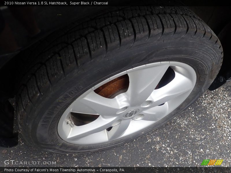 Super Black / Charcoal 2010 Nissan Versa 1.8 SL Hatchback