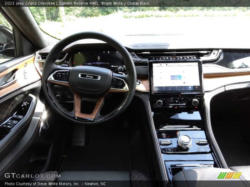 Bright White / Global Black 2023 Jeep Grand Cherokee L Summit Reserve 4WD