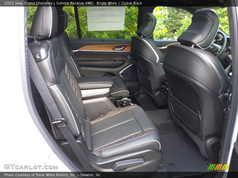 Bright White / Global Black 2023 Jeep Grand Cherokee L Summit Reserve 4WD