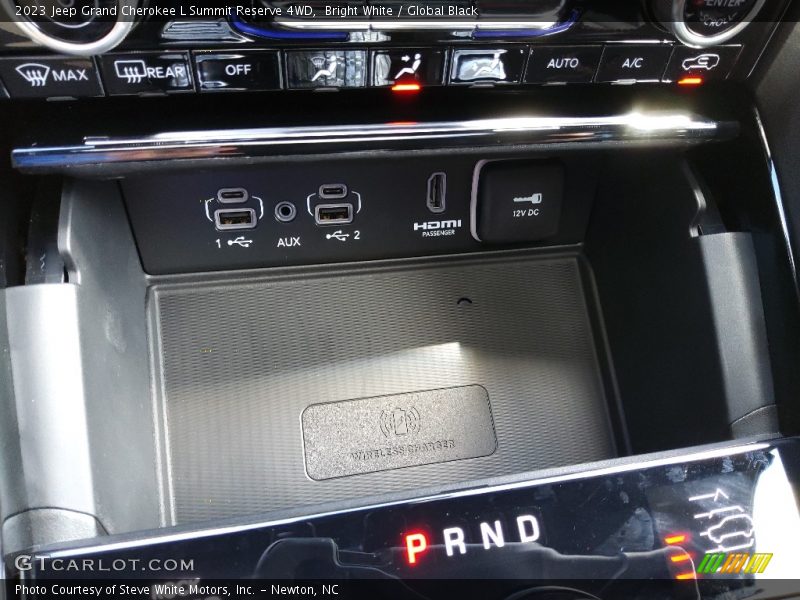 Bright White / Global Black 2023 Jeep Grand Cherokee L Summit Reserve 4WD