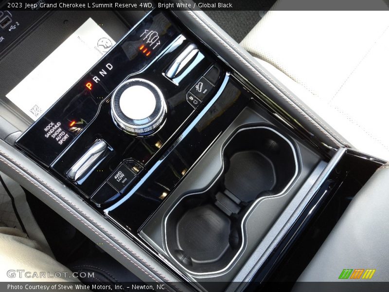 Bright White / Global Black 2023 Jeep Grand Cherokee L Summit Reserve 4WD