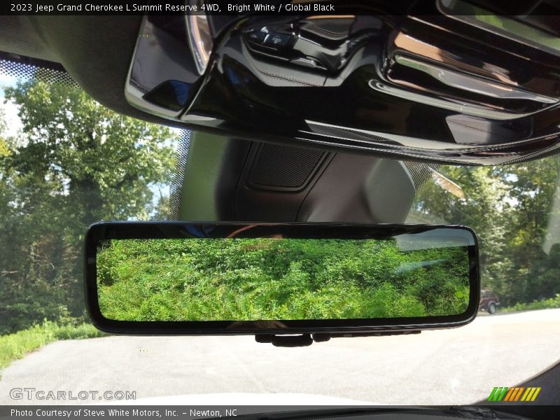 Bright White / Global Black 2023 Jeep Grand Cherokee L Summit Reserve 4WD