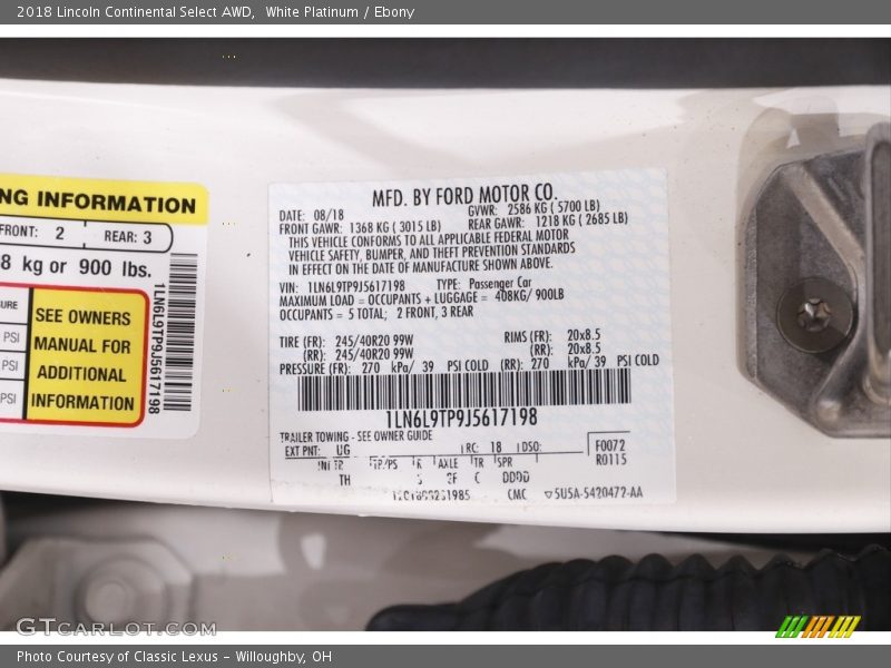 White Platinum / Ebony 2018 Lincoln Continental Select AWD