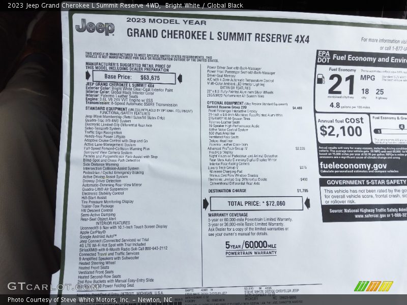 Bright White / Global Black 2023 Jeep Grand Cherokee L Summit Reserve 4WD