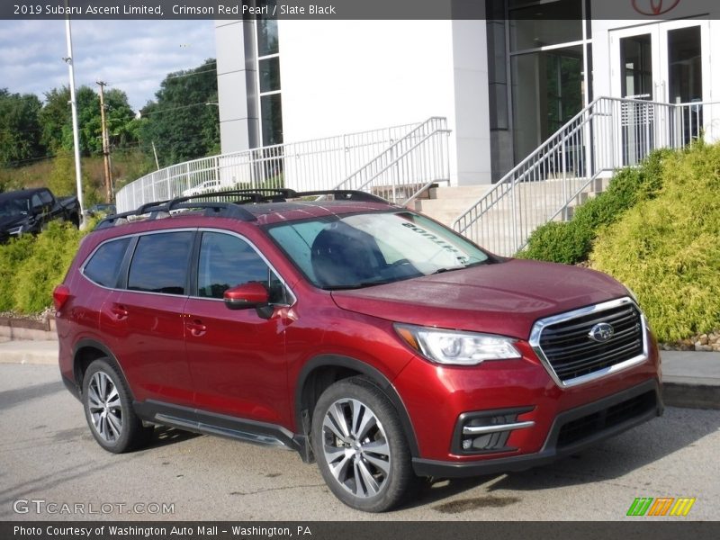 Front 3/4 View of 2019 Ascent Limited