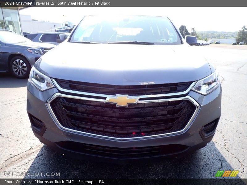 Satin Steel Metallic / Jet Black 2021 Chevrolet Traverse LS