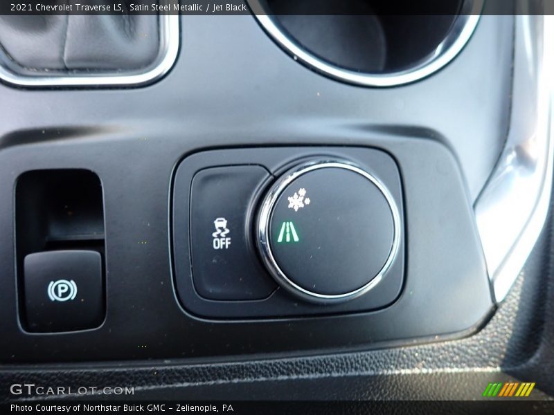 Satin Steel Metallic / Jet Black 2021 Chevrolet Traverse LS