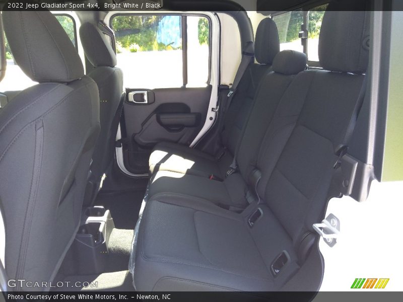 Bright White / Black 2022 Jeep Gladiator Sport 4x4