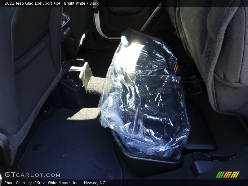 Bright White / Black 2022 Jeep Gladiator Sport 4x4