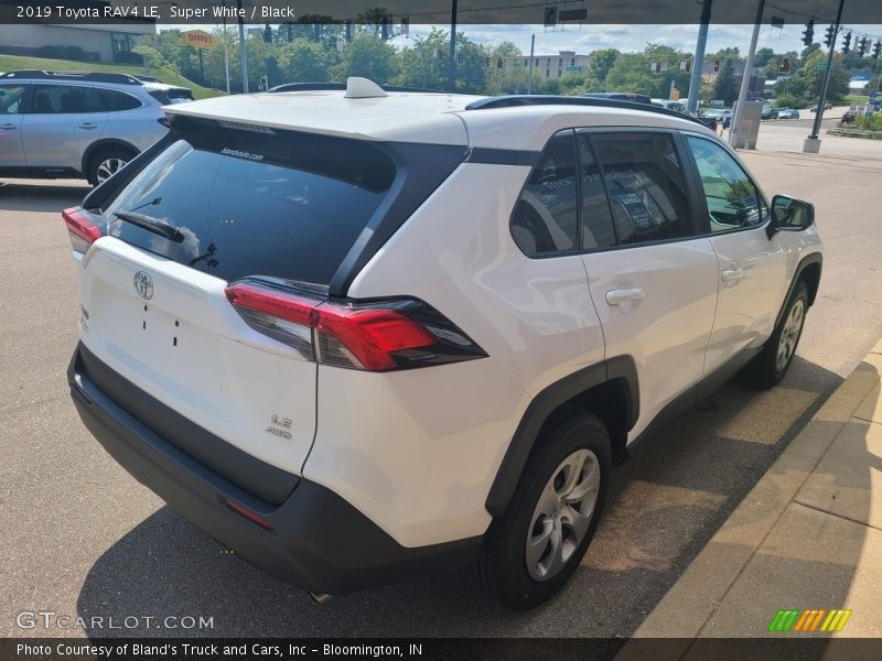 Super White / Black 2019 Toyota RAV4 LE