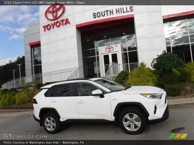 Super White / Black 2019 Toyota RAV4 XLE AWD Hybrid