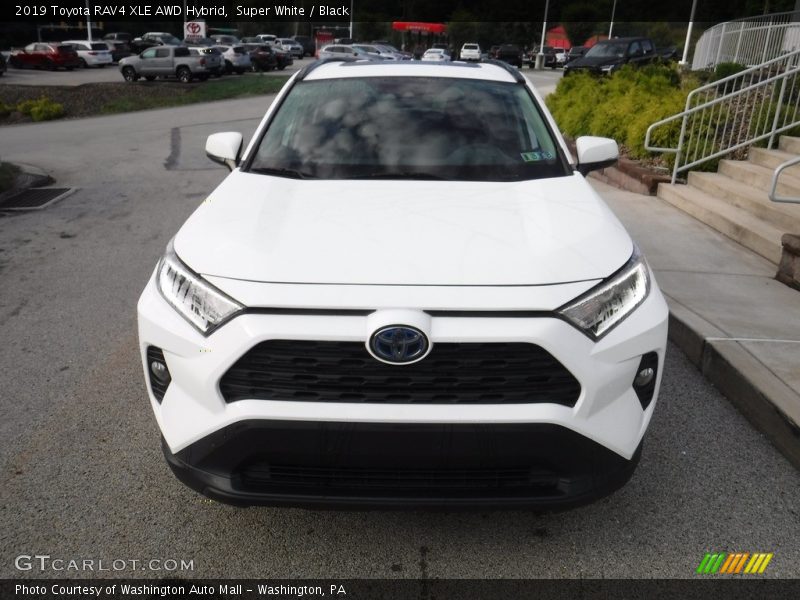 Super White / Black 2019 Toyota RAV4 XLE AWD Hybrid