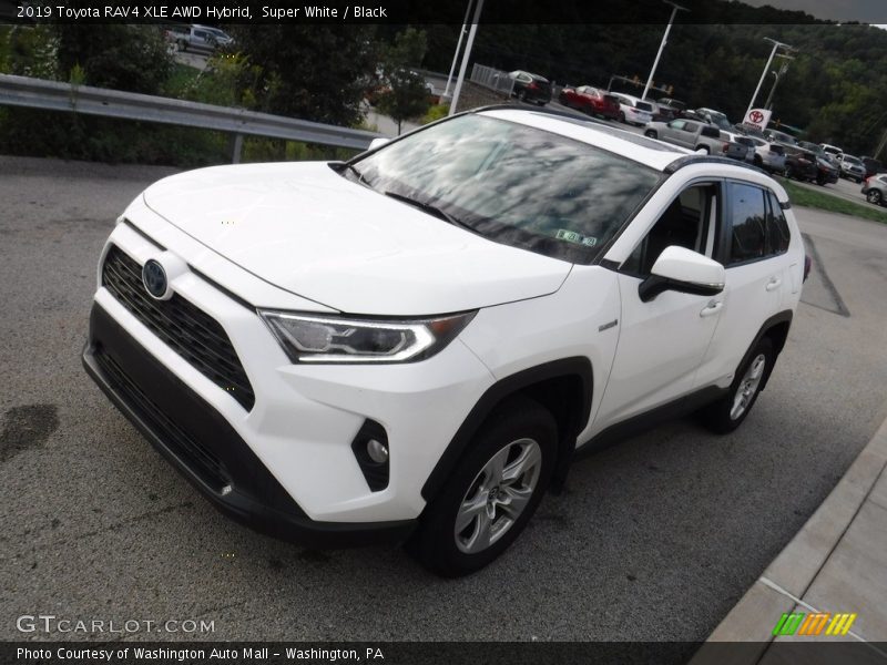 Super White / Black 2019 Toyota RAV4 XLE AWD Hybrid