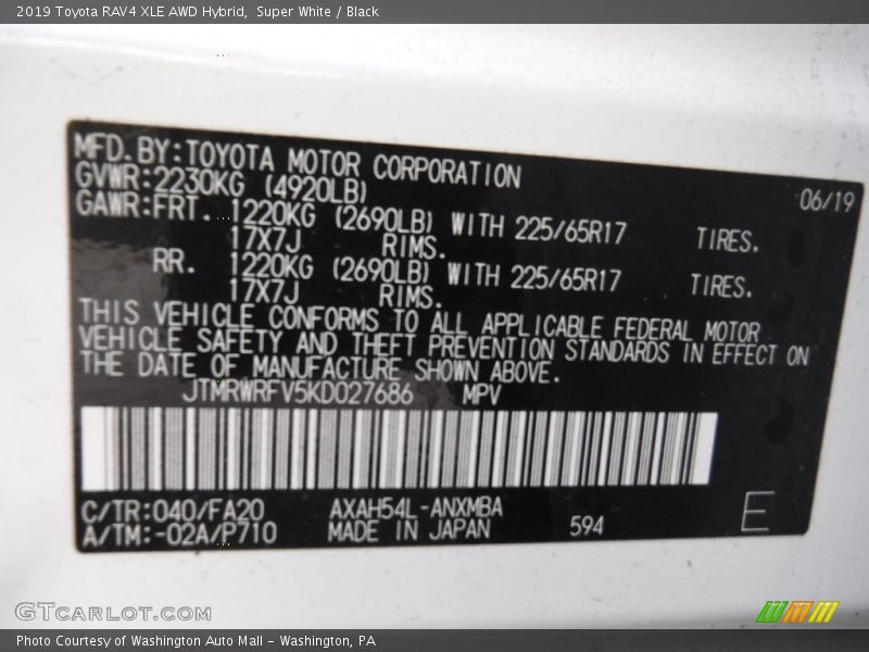 Super White / Black 2019 Toyota RAV4 XLE AWD Hybrid