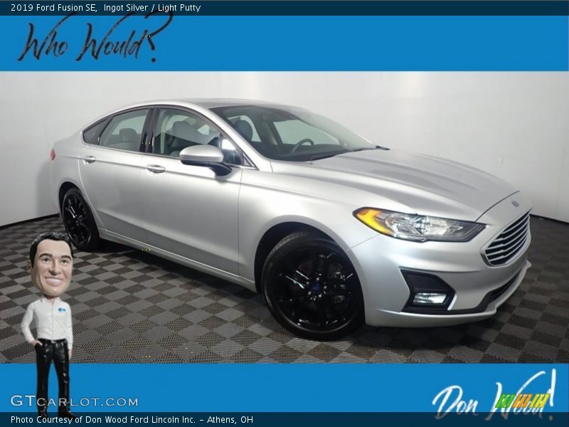 Ingot Silver / Light Putty 2019 Ford Fusion SE