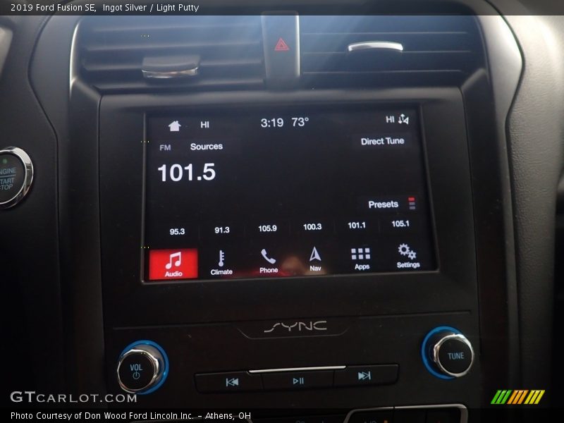 Ingot Silver / Light Putty 2019 Ford Fusion SE