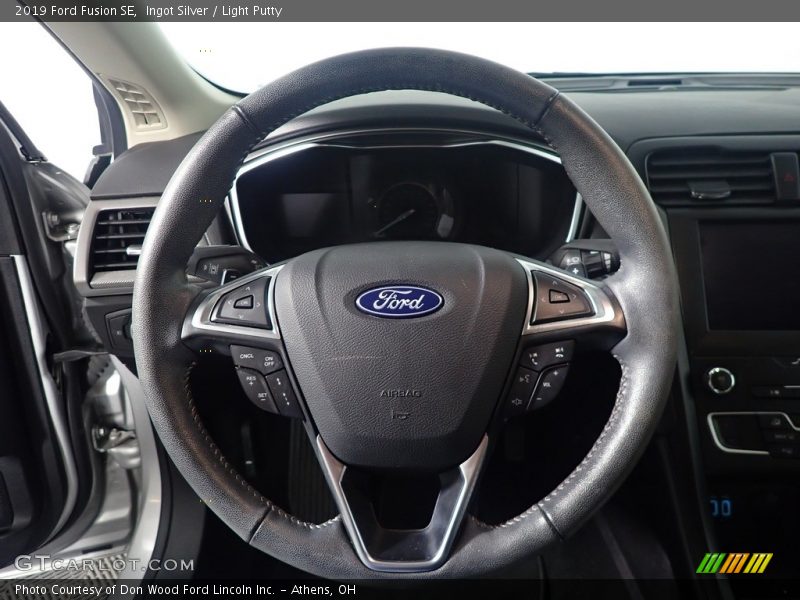 Ingot Silver / Light Putty 2019 Ford Fusion SE