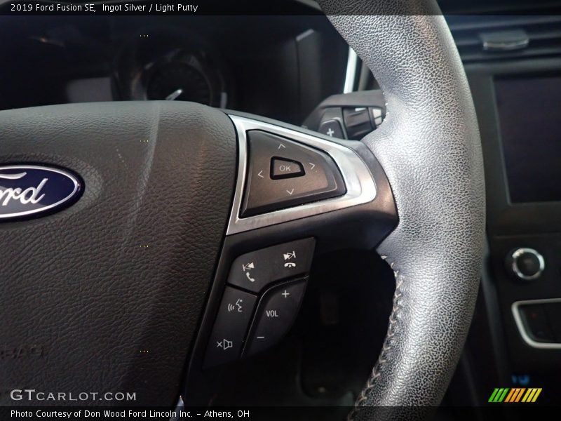 Ingot Silver / Light Putty 2019 Ford Fusion SE