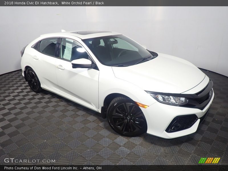 Front 3/4 View of 2018 Civic EX Hatchback