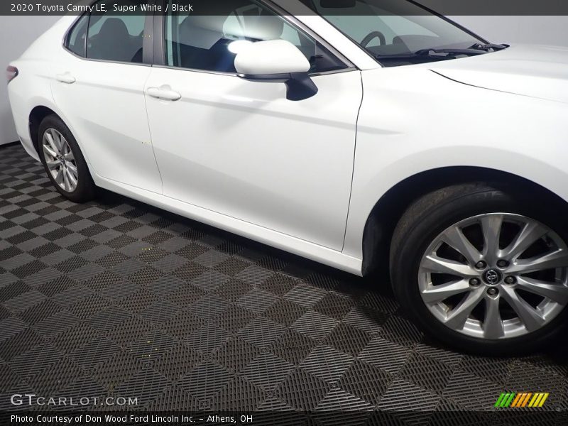 Super White / Black 2020 Toyota Camry LE