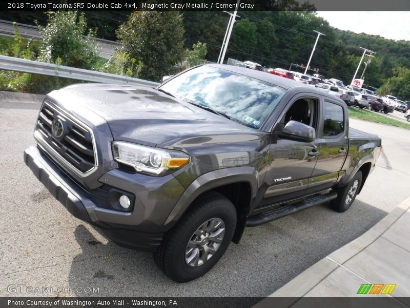 Magnetic Gray Metallic / Cement Gray 2018 Toyota Tacoma SR5 Double Cab 4x4