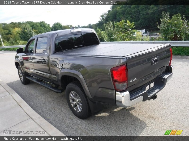Magnetic Gray Metallic / Cement Gray 2018 Toyota Tacoma SR5 Double Cab 4x4
