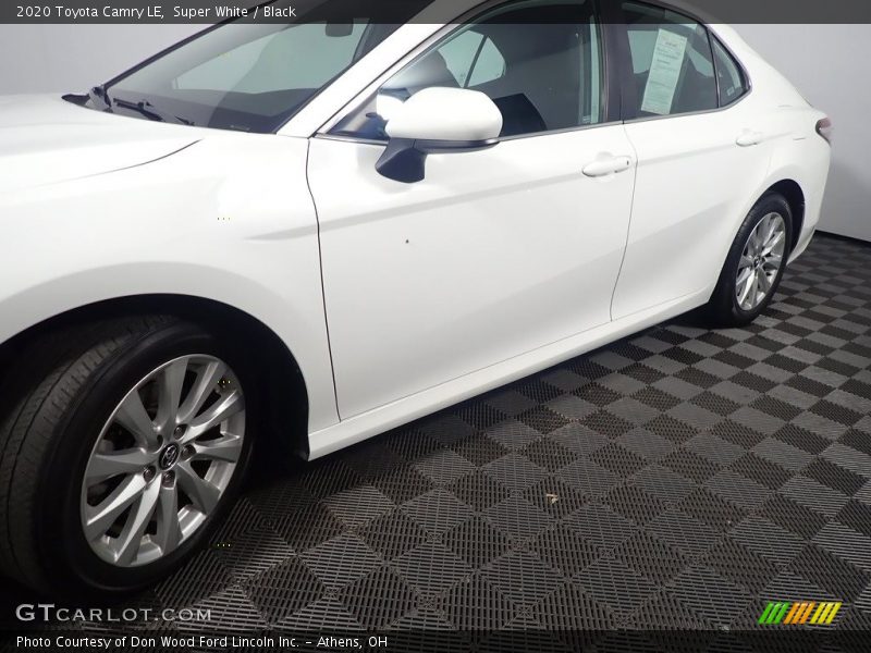 Super White / Black 2020 Toyota Camry LE