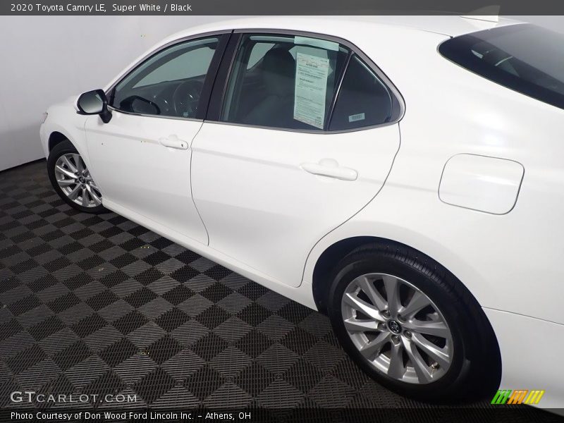 Super White / Black 2020 Toyota Camry LE