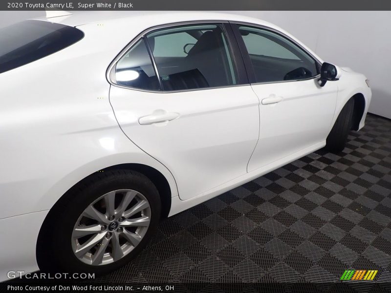 Super White / Black 2020 Toyota Camry LE