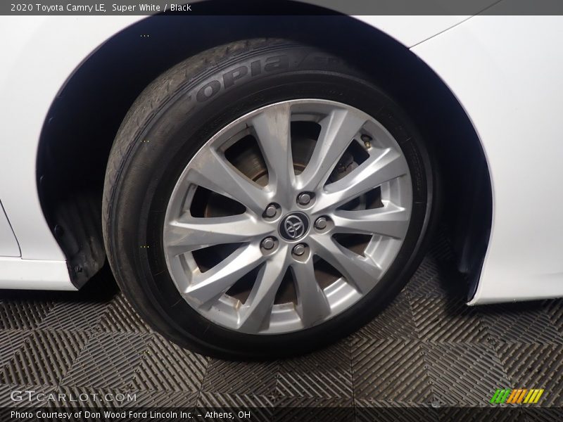 Super White / Black 2020 Toyota Camry LE