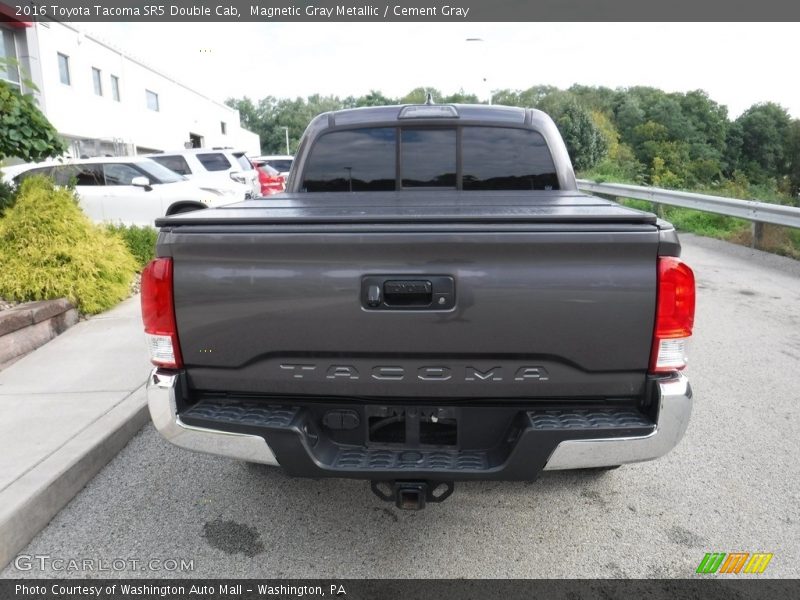 Magnetic Gray Metallic / Cement Gray 2016 Toyota Tacoma SR5 Double Cab