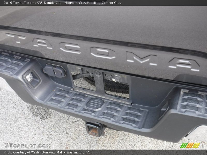 Magnetic Gray Metallic / Cement Gray 2016 Toyota Tacoma SR5 Double Cab