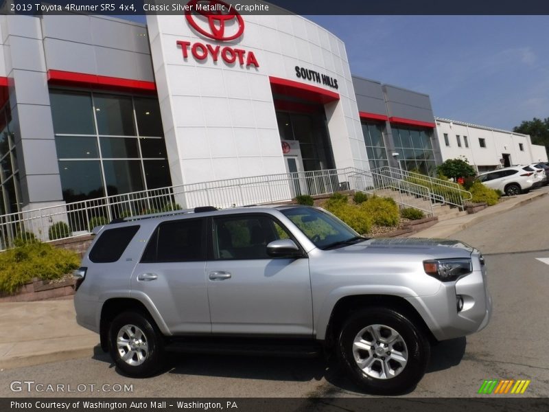 Classic Silver Metallic / Graphite 2019 Toyota 4Runner SR5 4x4