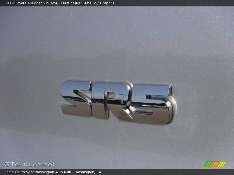 Classic Silver Metallic / Graphite 2019 Toyota 4Runner SR5 4x4