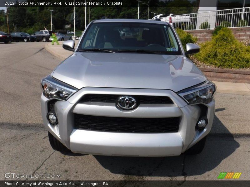 Classic Silver Metallic / Graphite 2019 Toyota 4Runner SR5 4x4