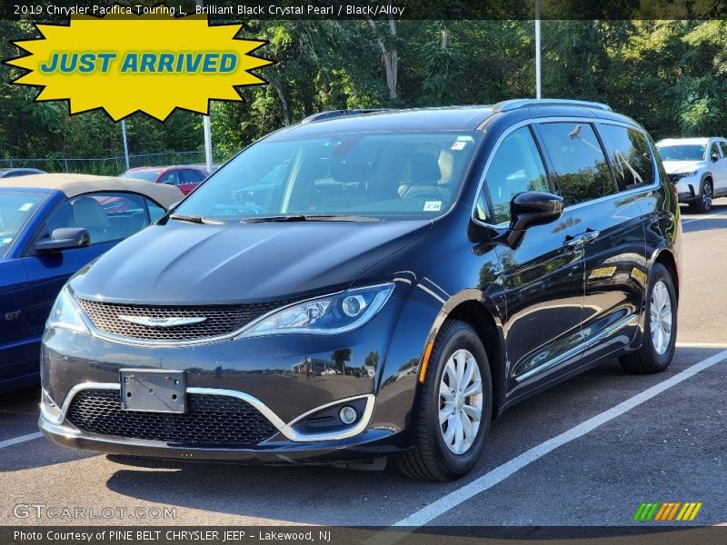 Brilliant Black Crystal Pearl / Black/Alloy 2019 Chrysler Pacifica Touring L