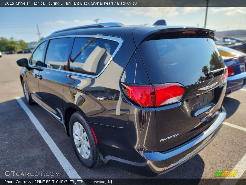 Brilliant Black Crystal Pearl / Black/Alloy 2019 Chrysler Pacifica Touring L