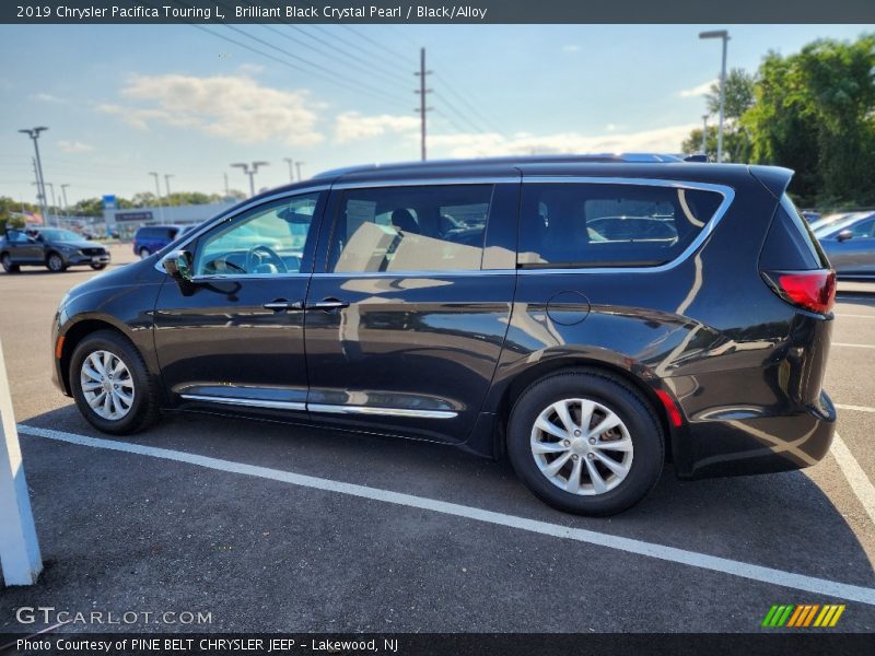Brilliant Black Crystal Pearl / Black/Alloy 2019 Chrysler Pacifica Touring L