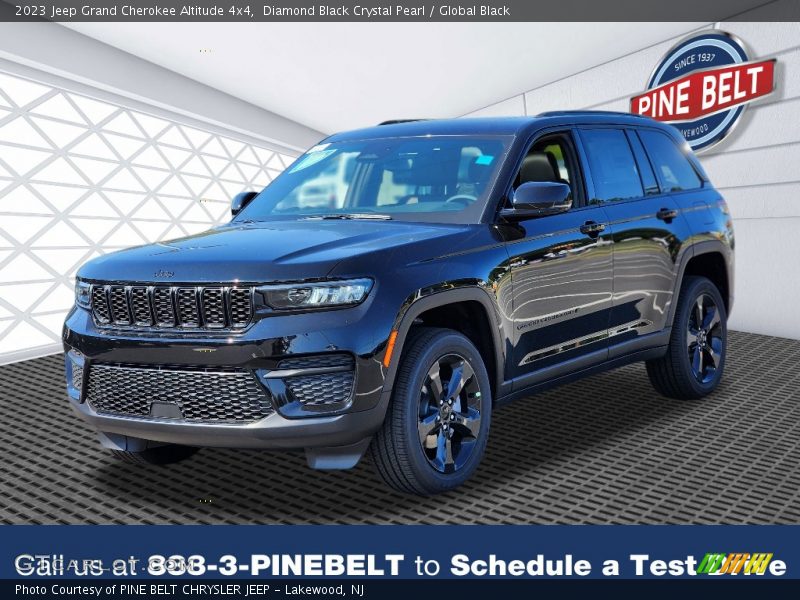 Diamond Black Crystal Pearl / Global Black 2023 Jeep Grand Cherokee Altitude 4x4