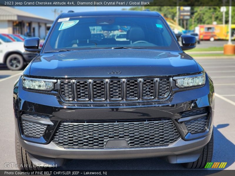 Diamond Black Crystal Pearl / Global Black 2023 Jeep Grand Cherokee Altitude 4x4
