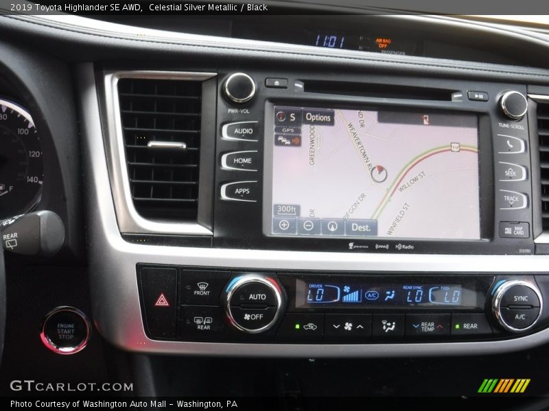 Celestial Silver Metallic / Black 2019 Toyota Highlander SE AWD