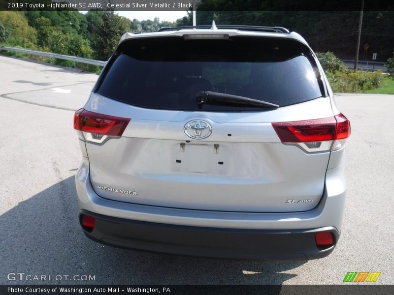 Celestial Silver Metallic / Black 2019 Toyota Highlander SE AWD