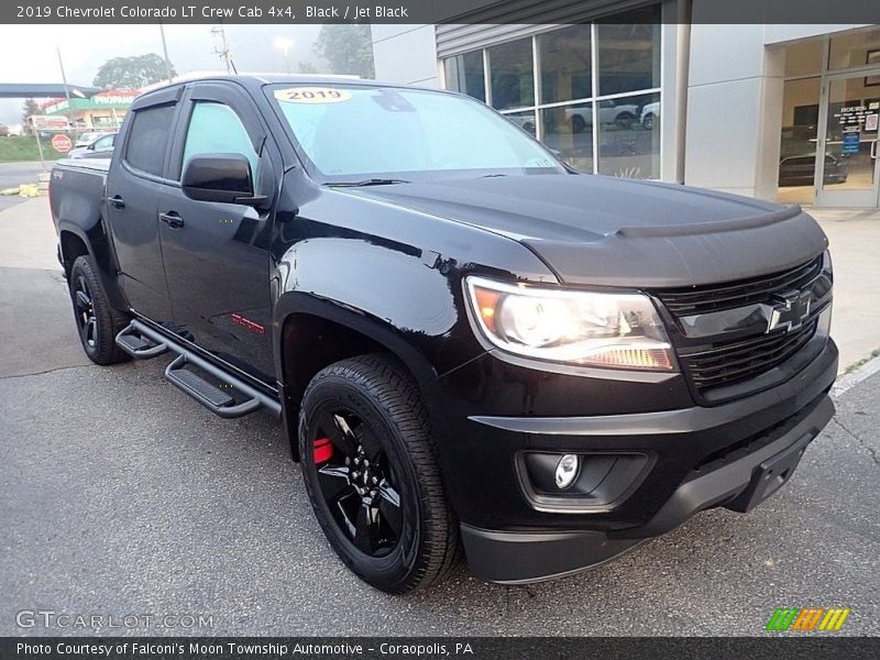 Front 3/4 View of 2019 Colorado LT Crew Cab 4x4