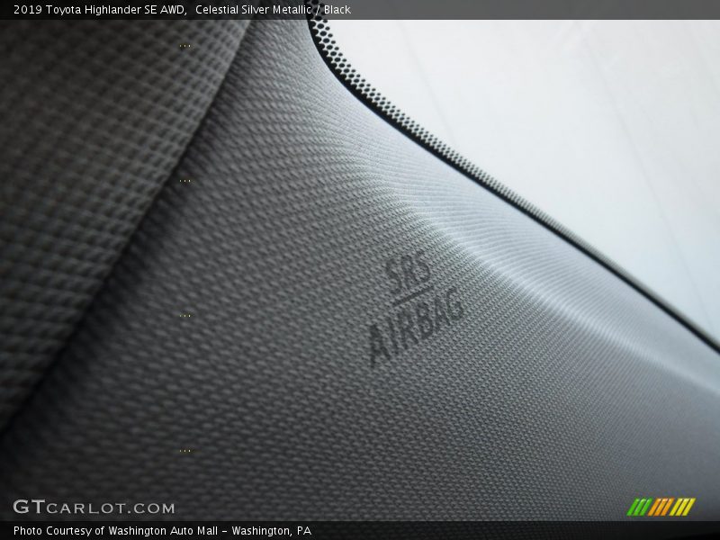 Celestial Silver Metallic / Black 2019 Toyota Highlander SE AWD